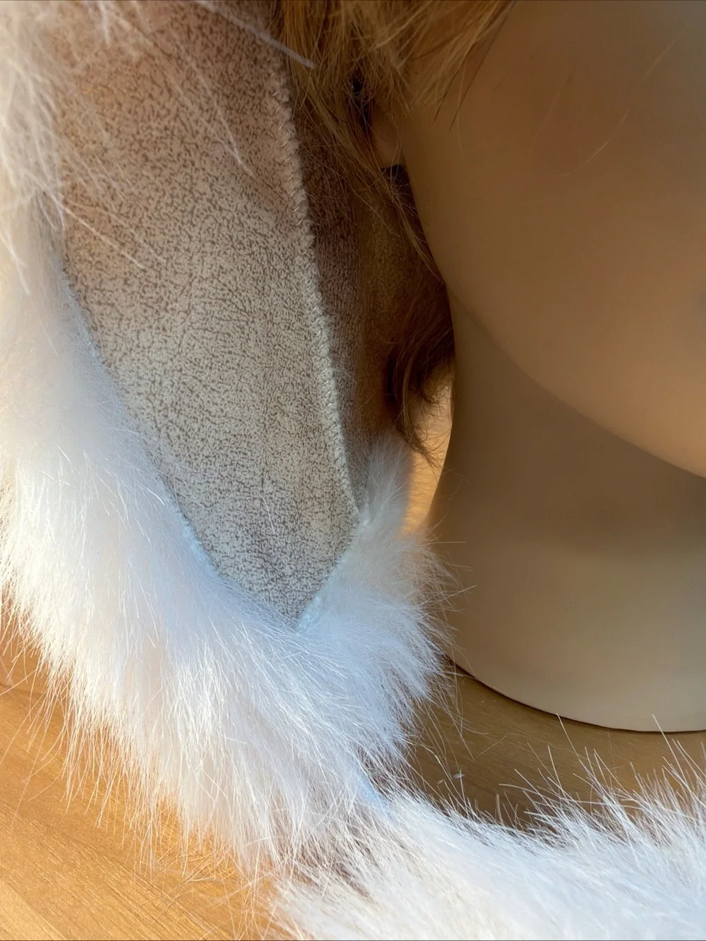 NWOT Faux Mink & Fox 4 Pom Fox Pompoms on top & On Dangling Ear Flap Strings